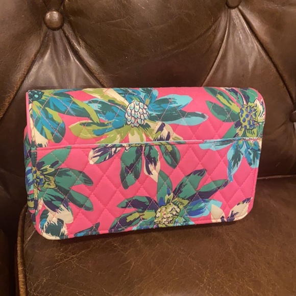 Vera Bradley Turn lock crossbody Tropical print pink quilted Bag NWT - Picture 12 of 14